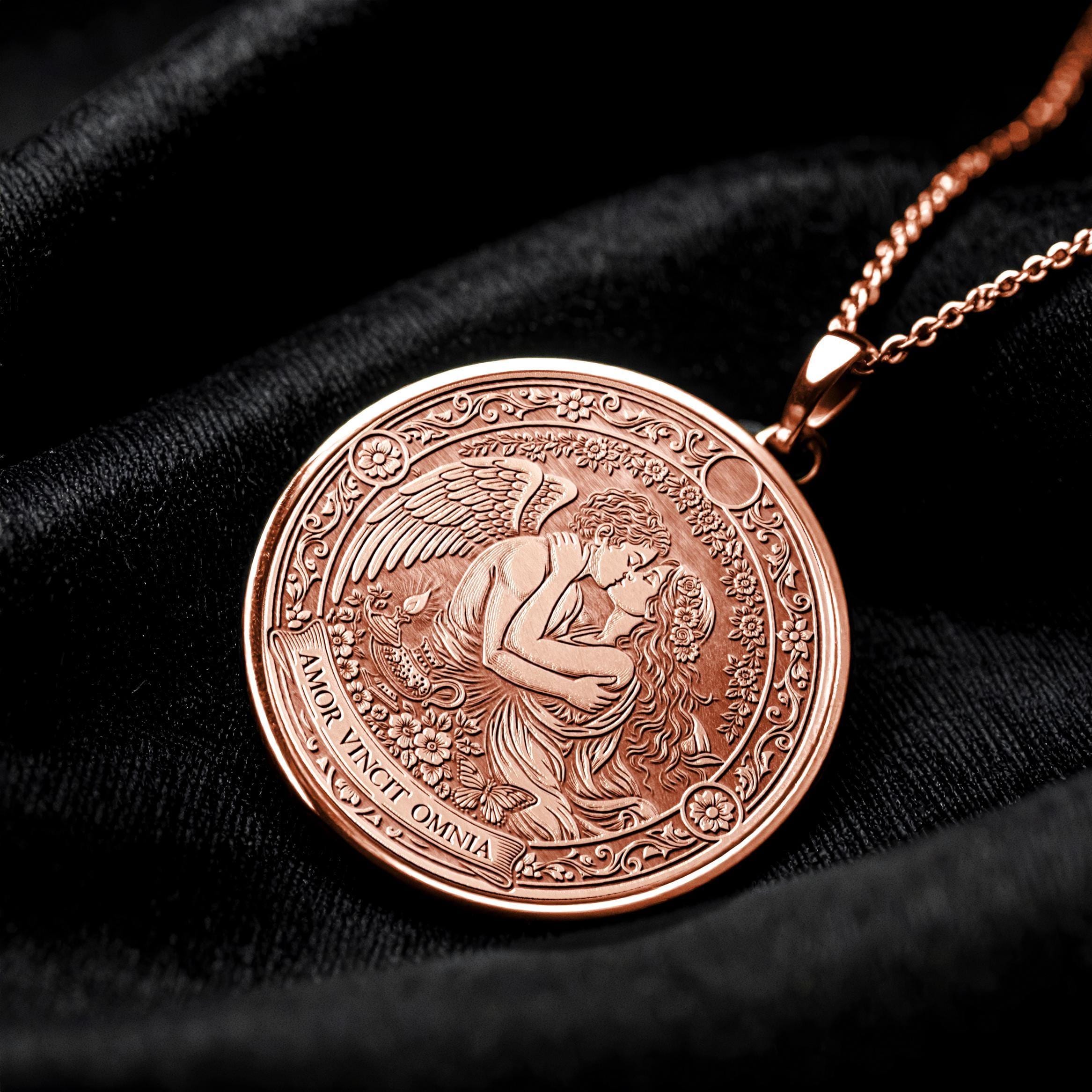 AMOR VINCIT OMNIA – Cupid and Psyche Pendant - 360